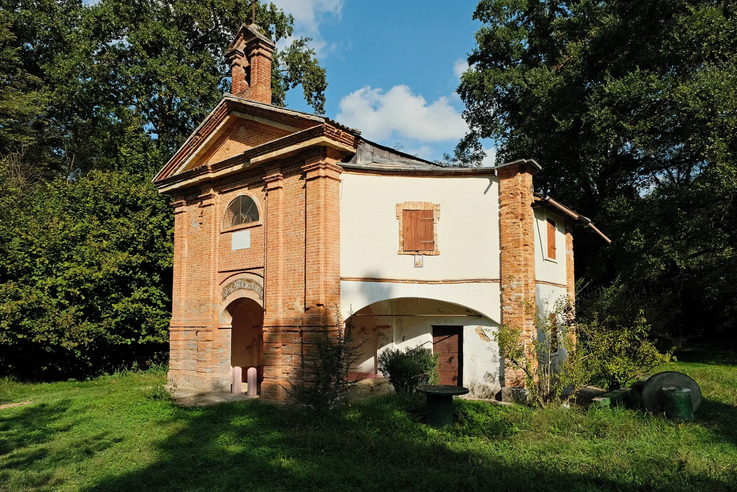 Chiesa campestre di Santa Maria della Valle a San Tonco