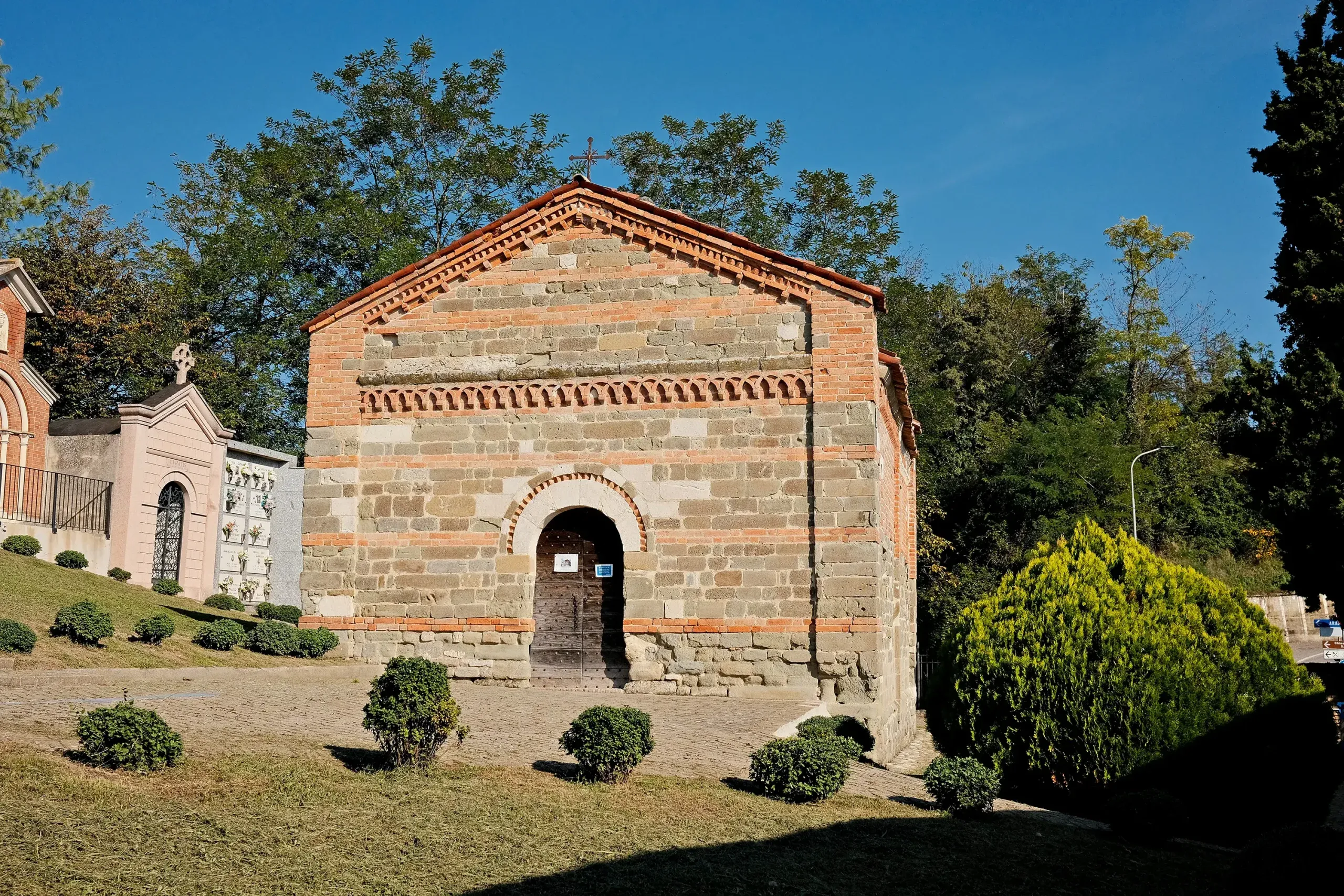 Chiesa romanica di San Pietro (Albugnano)