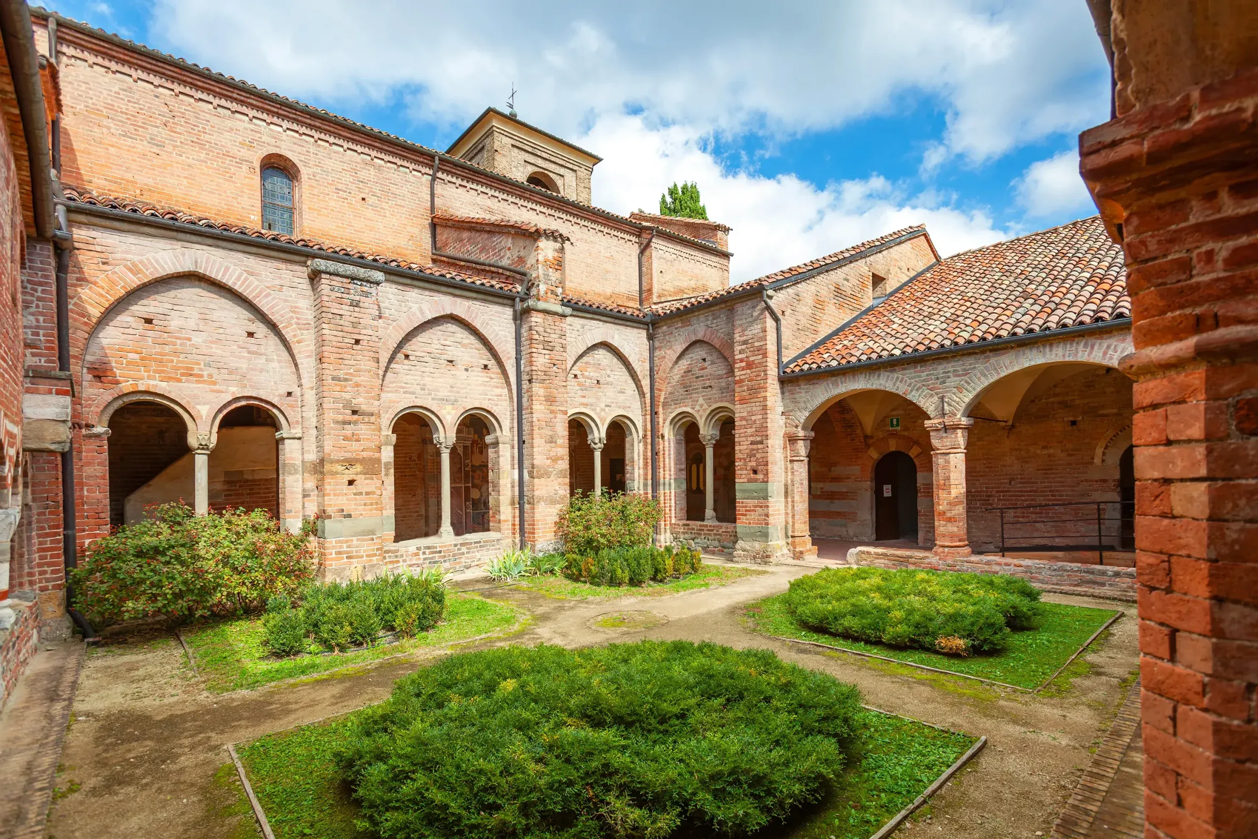 Dalle dolci valli al gioiello romanico